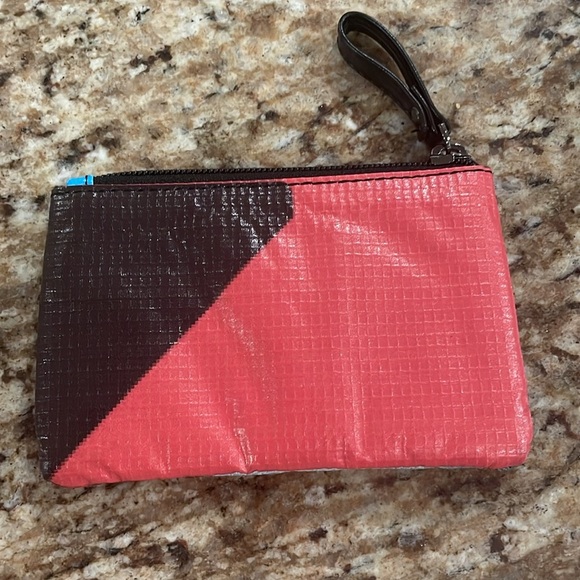 Rareform Charlie Pouch Bag - Picture 2 of 5